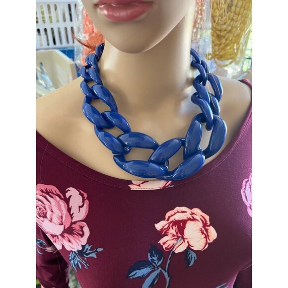 Acrylic necklace  big chunky royal blue acrylic large Blue link chain necklace - Picture 6 of 9